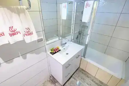 Shani - 69