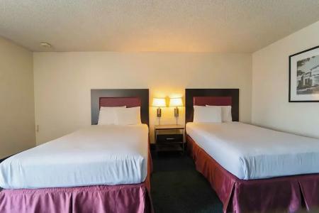 Royal Plaza Inn - 94