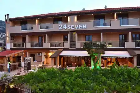 24 Seven Boutique - 0