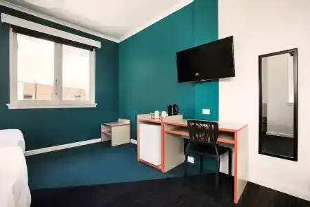 Greenacre - 33