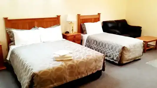 Rosewood Court - 6
