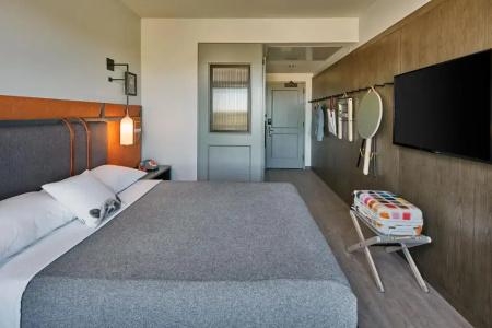 Moxy Denver Cherry Creek - 48