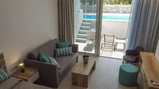 Lardos Bay - 76