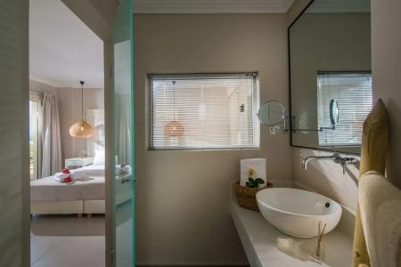 Notos Heights & Suites - 108