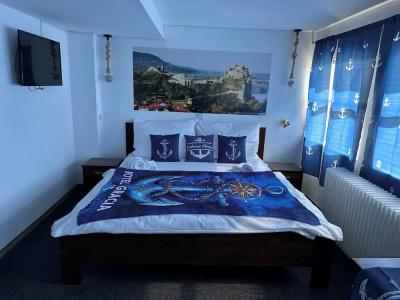 Botel Gracia - 77
