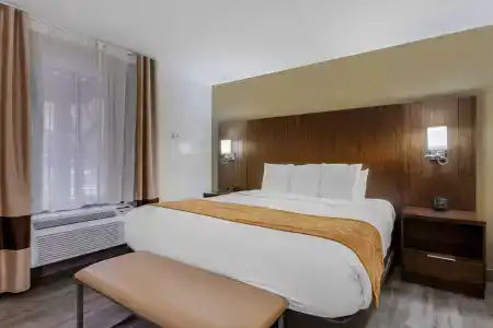 Comfort Suites At Sabino Canyon - 46