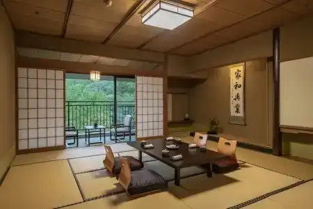 Yamanaka Onsen Hanatsubaki - 5