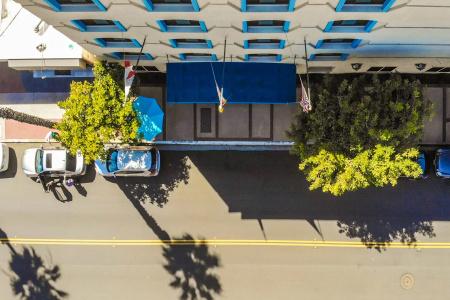 Empress La Jolla - 24