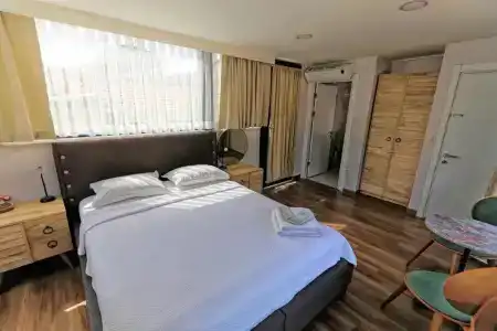Romantic Mansion - 42