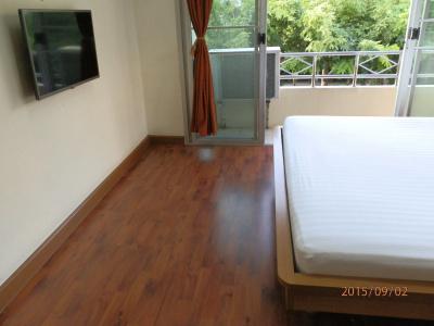 Sandy Serviced Apartment - 4
