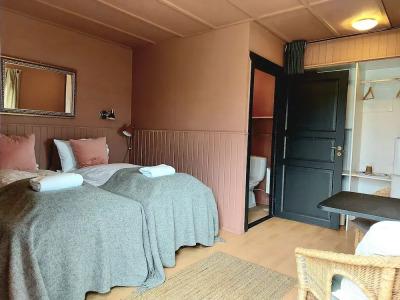 Riverfront Boutique - 2