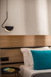 Zoes & Suites - 72