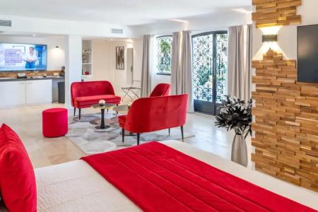 Petit Hôtel Confidentiel - 143
