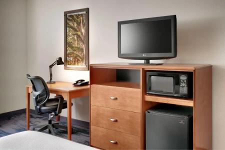 Fairfield Inn & Suites by Marriott Central - 25
