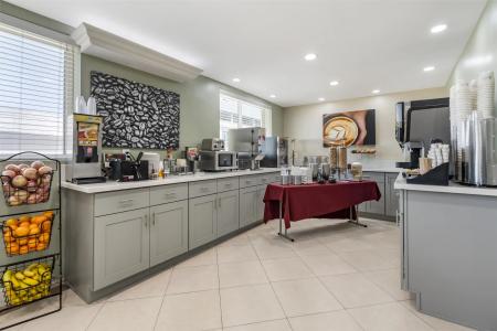 Best Western Plus La Mid-Town - 13