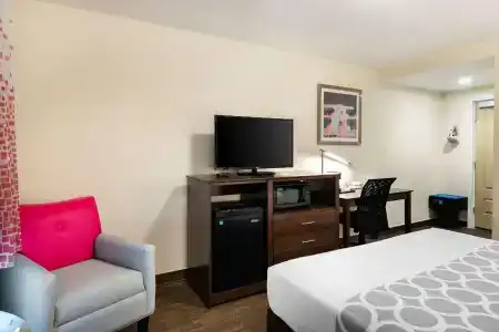 Rodeway Inn Hollywood - 35