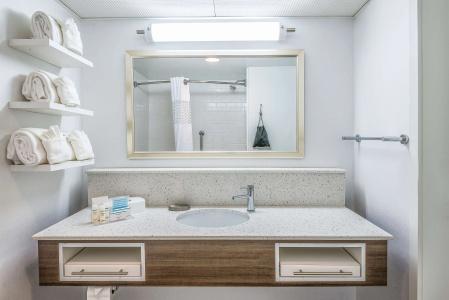Hampton Inn Charlotte Uptown - 7