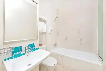 81 Dickson - SG Clean - 9