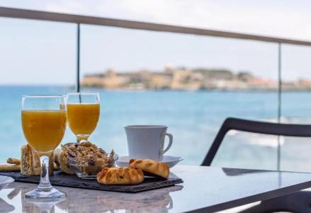 North Coast Seaside Suites - 10