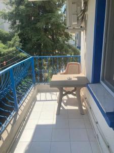 Koz Marigold Apart - 189