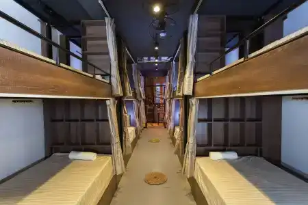 Luxury Backpakers - 12
