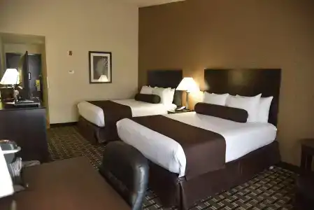 Best Western Plus Las Vegas West - 2
