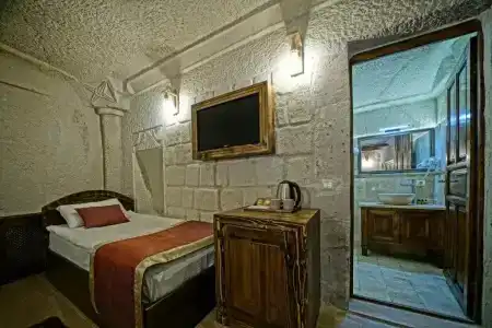 Castle Cave - 128