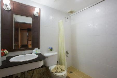 OYO 255 The Ocean Patong - 35