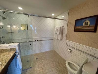 Best Western Premier Mariemont Inn - 48