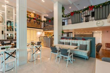 White Ivory Bed And Breakfast - 16