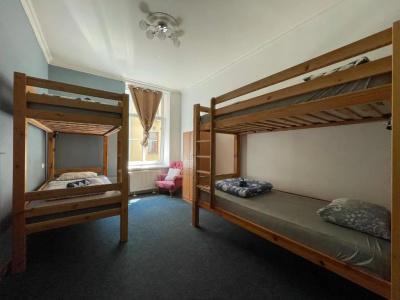 Cinnamon Sally Backpackers - 25