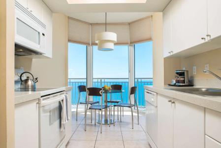 DoubleTree by Hilton Ocean Point - North Miami Beach - 24