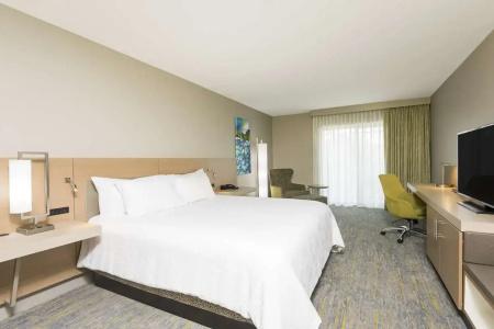 Hilton Garden Inn East - 33