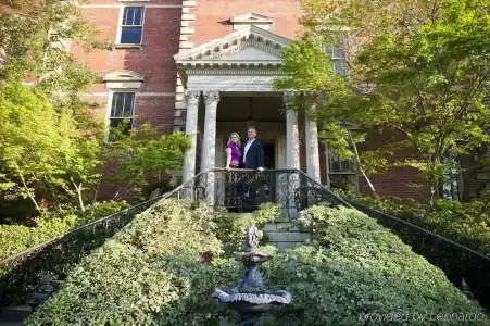 Wentworth Mansion - 6