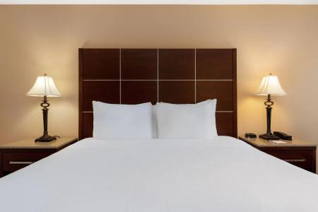 Wyndham Riverfront - 36