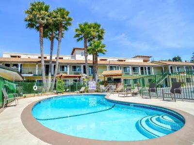 Bay Front Inn - 20