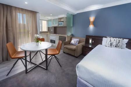 Hyde Park Inn - 89