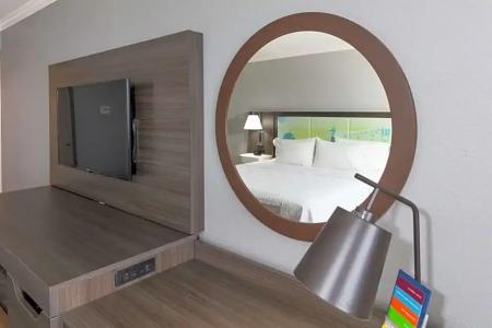 Hampton Inn - 53
