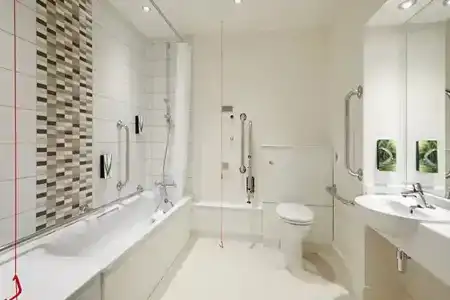 Premier Inn Waterloo - 7