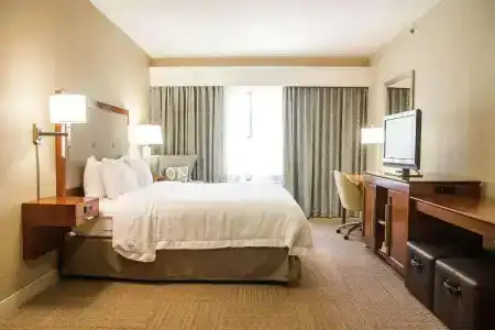 Hampton Inn Charleston-Daniel Island - 52