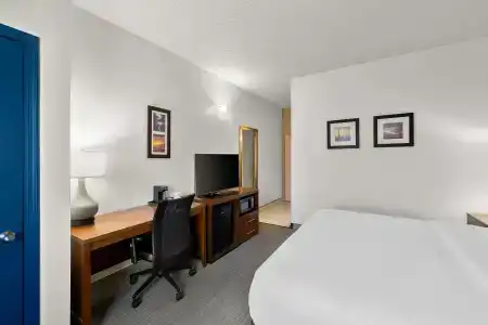 Comfort Inn & Suites near Kino Sports Complex - 42