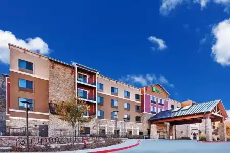 Holiday Inn & Suites Downtown, an IHG - 55