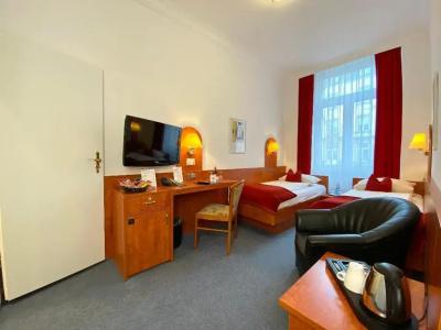 West an der Bockenheimer Warte - 16