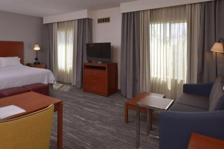 Hampton Inn and Suites North-Airport - 3