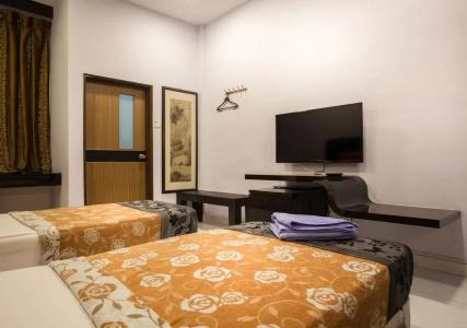 Lai Ming Cosmoland (SG Clean, Staycation Approved) - 2