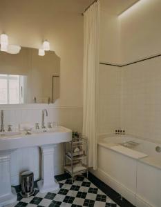 Château Voltaire - 45