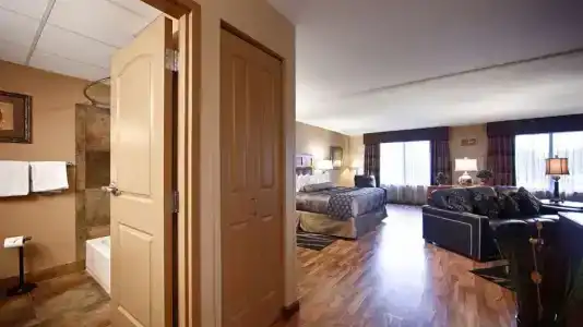 Best Western Plus - 98