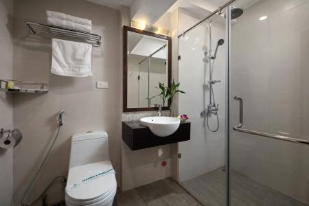 Serene Boutique & Spa - 7