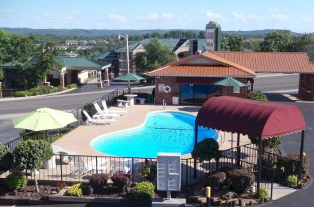Baldknobbers Motor Inn - 12
