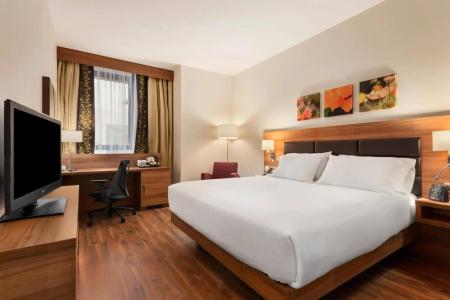Hilton Garden Inn Sevilla - 4